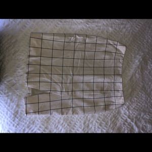 White w/ gray plaid banana republic pencil skirt